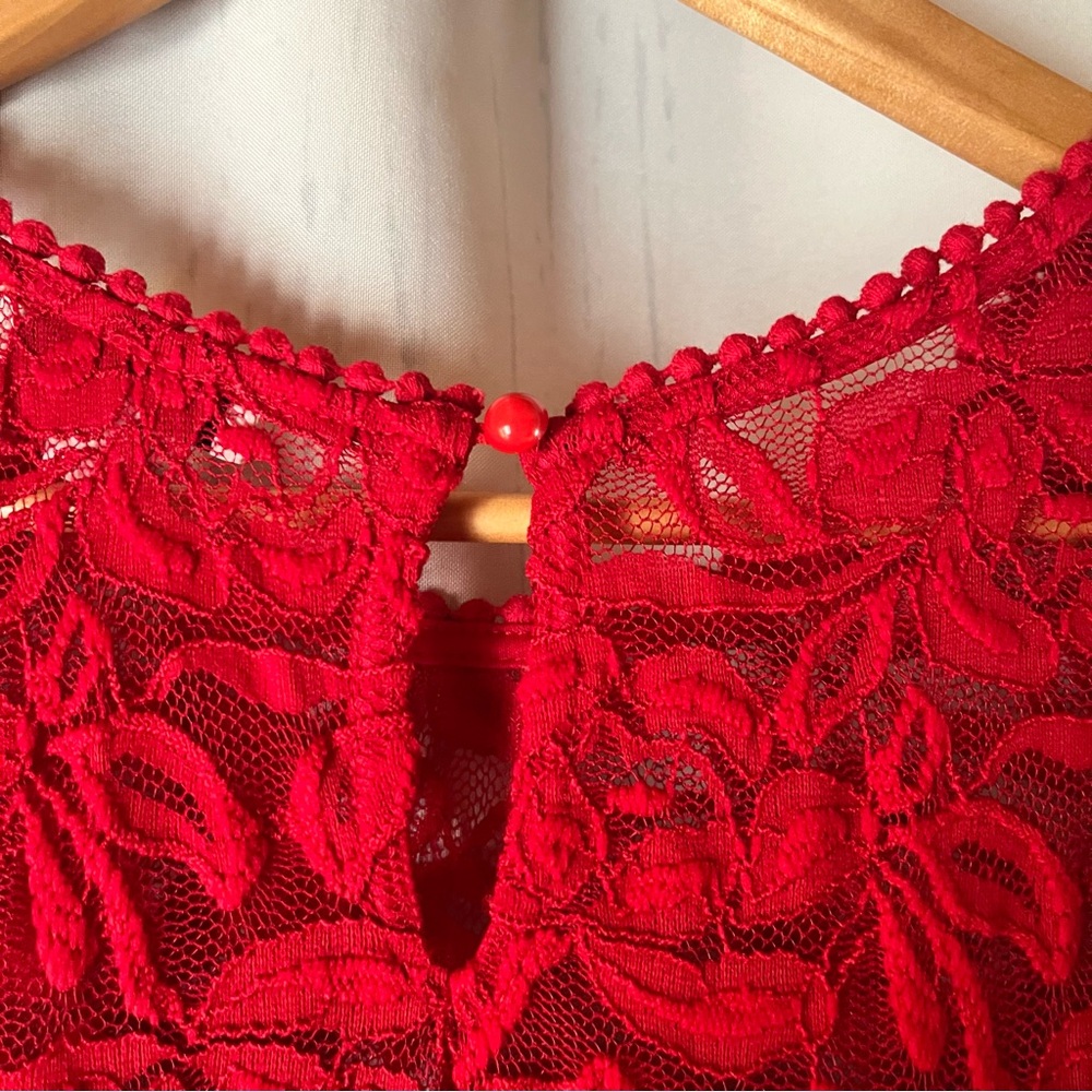 AUW Women’s Red Lace Midi Dress - Picture 6 of 13